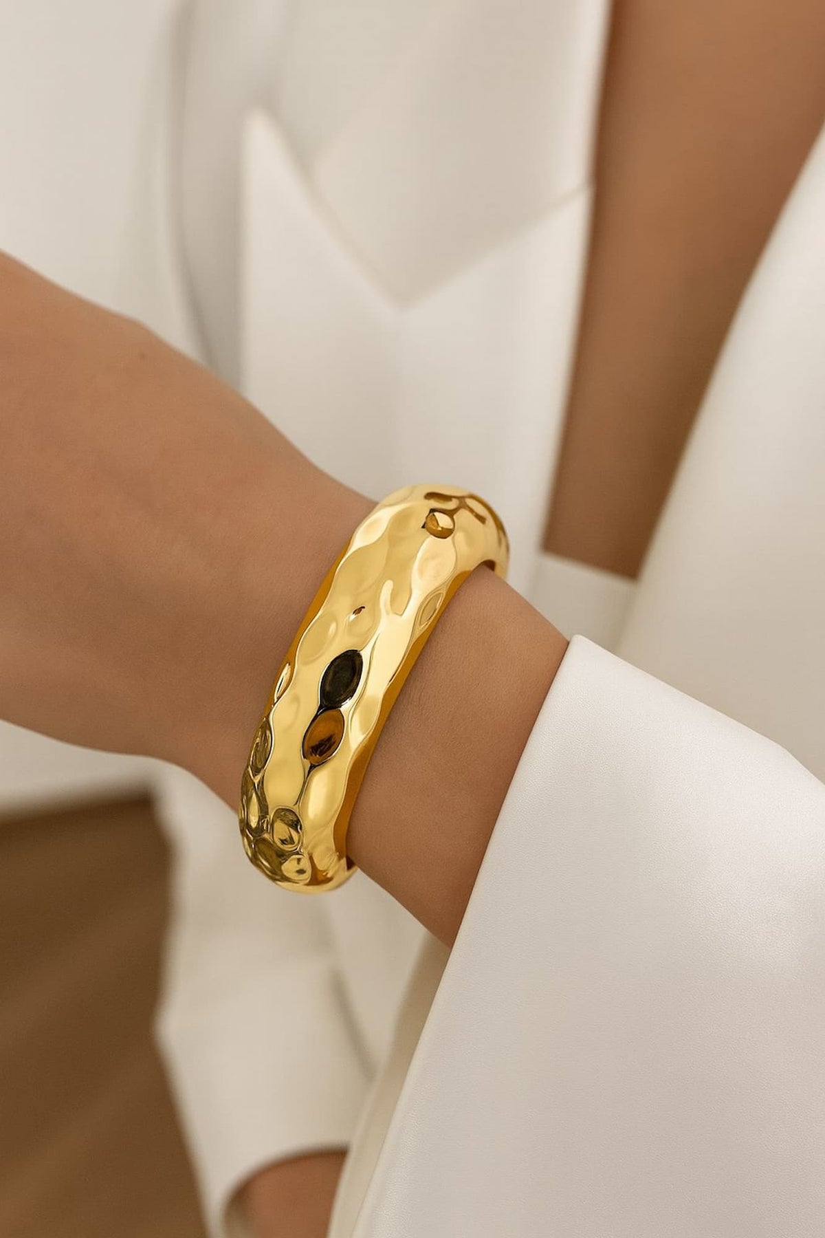 Bracelete Aro com Detalhes Dourado