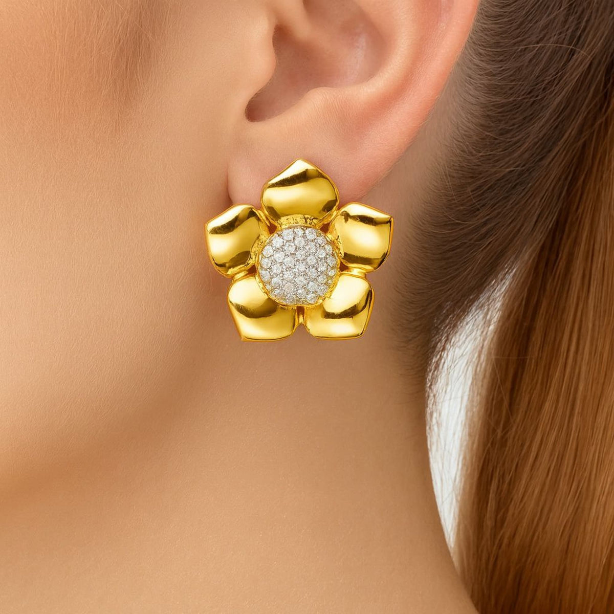 Brinco Flor Miolo Cravejado Dourado