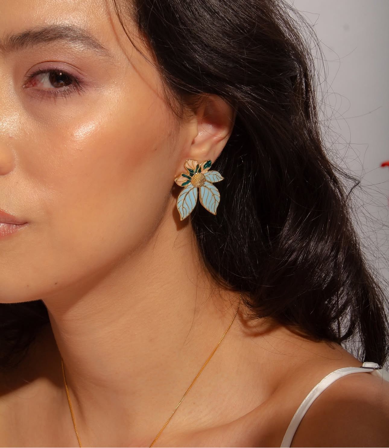 Conjunto Colar e Brinco Flor Dourado e Esmaltado