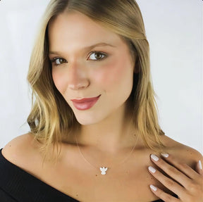 Choker Fio de Nylon com Pingente Divino Espírito Santo