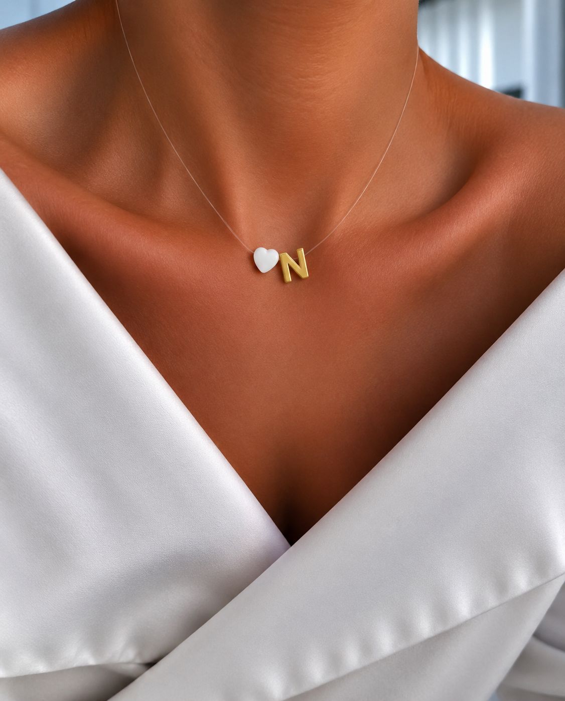 Choker de Nylon com Pingente de Letra Dourada