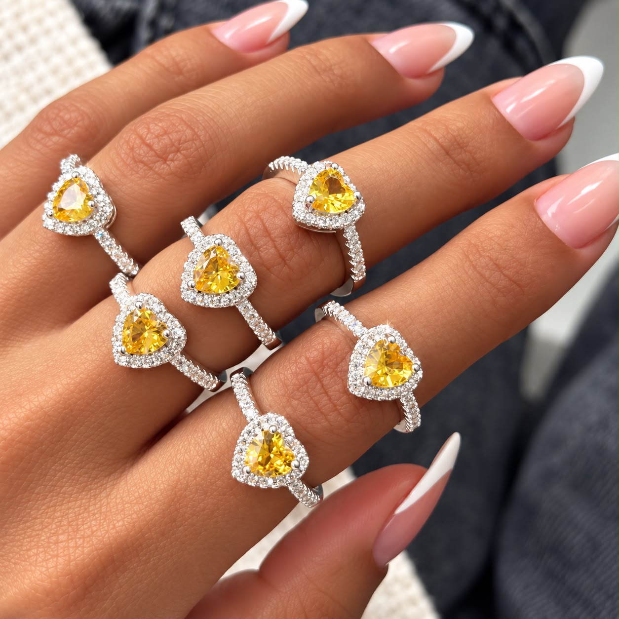 Anel Ajustável de Coração Amarelo Citrino Cravejado no Ródio Branco