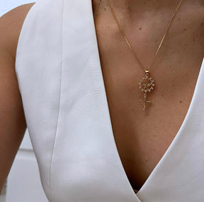 Colar Divino Espírito Santo Cravejado Zircônia com Crucifixo